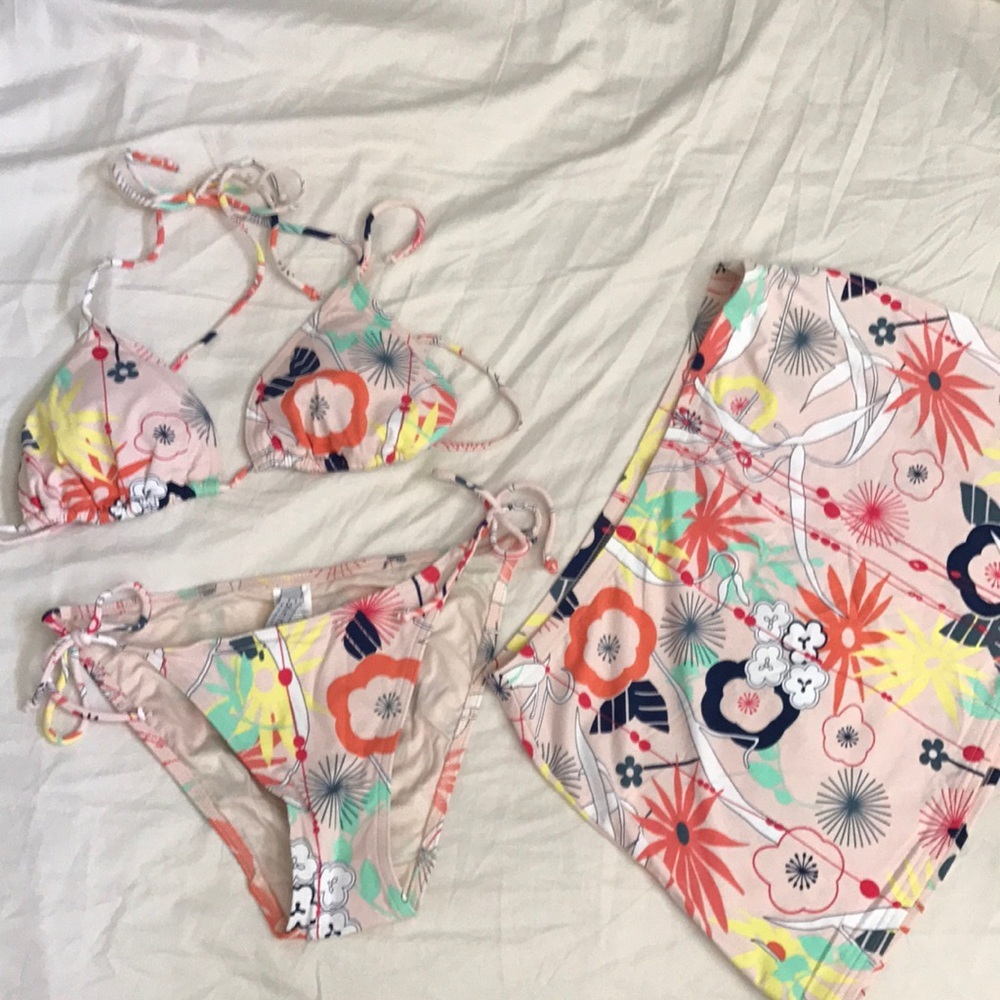 NWOT Calvin Klein bikini and skirt cover up